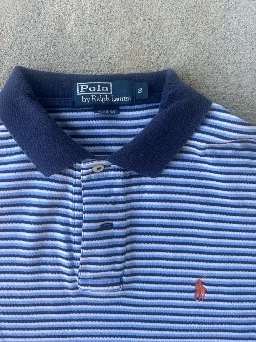 Men's striped shirt label